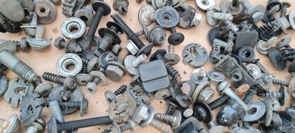 фото №6, Q5 8r sq5 болты винтики защёлки перед бампера поперечина ly9b a4 b8 a5 s4