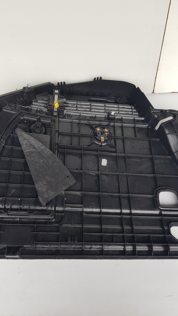 фото №8, Обшивка багажника правый audi a3 8v eu