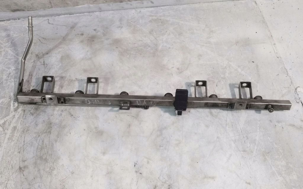 фото №1, Bmw 5 e60 e61 2008 143894902 молдинг упорскування 143894902