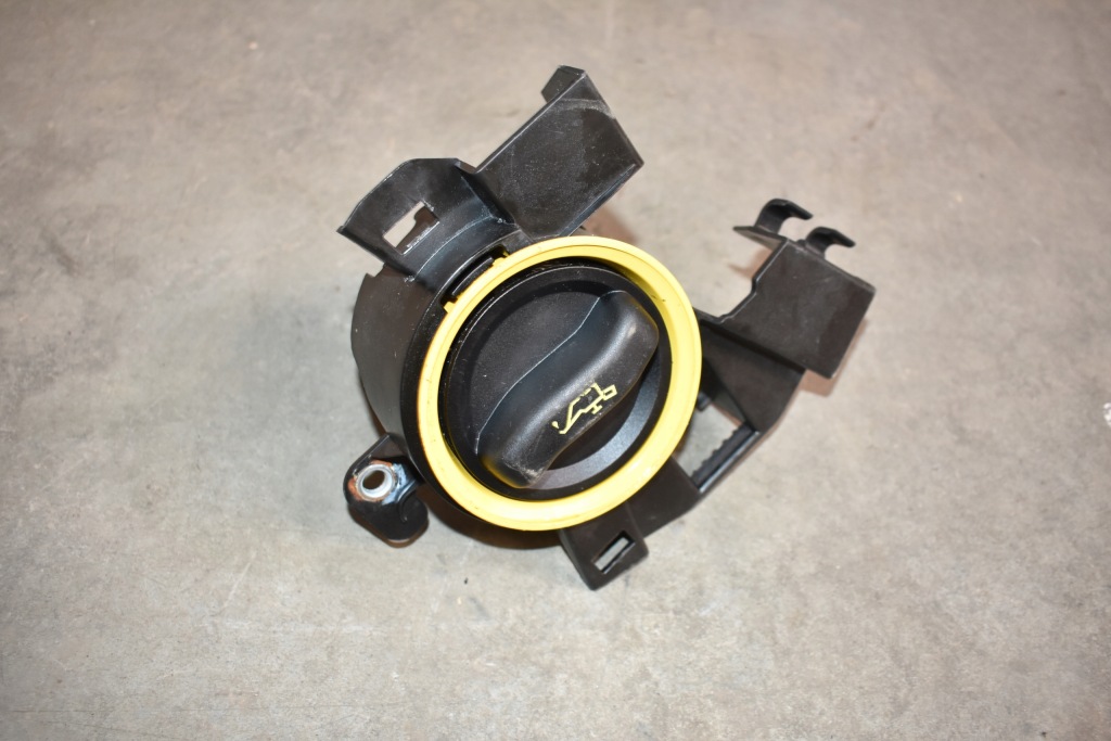 Купити Кришка заливної оливи porsche 982 1