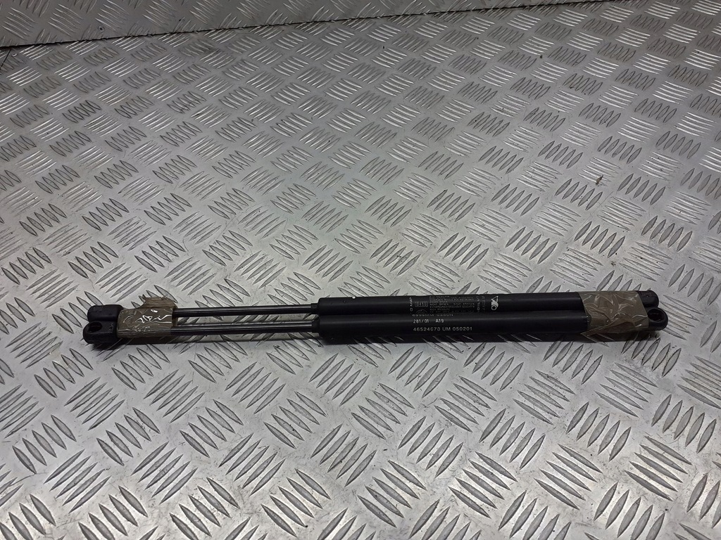 фото №1, Амортизаторы крышки задняя fiat punto ii 46524678