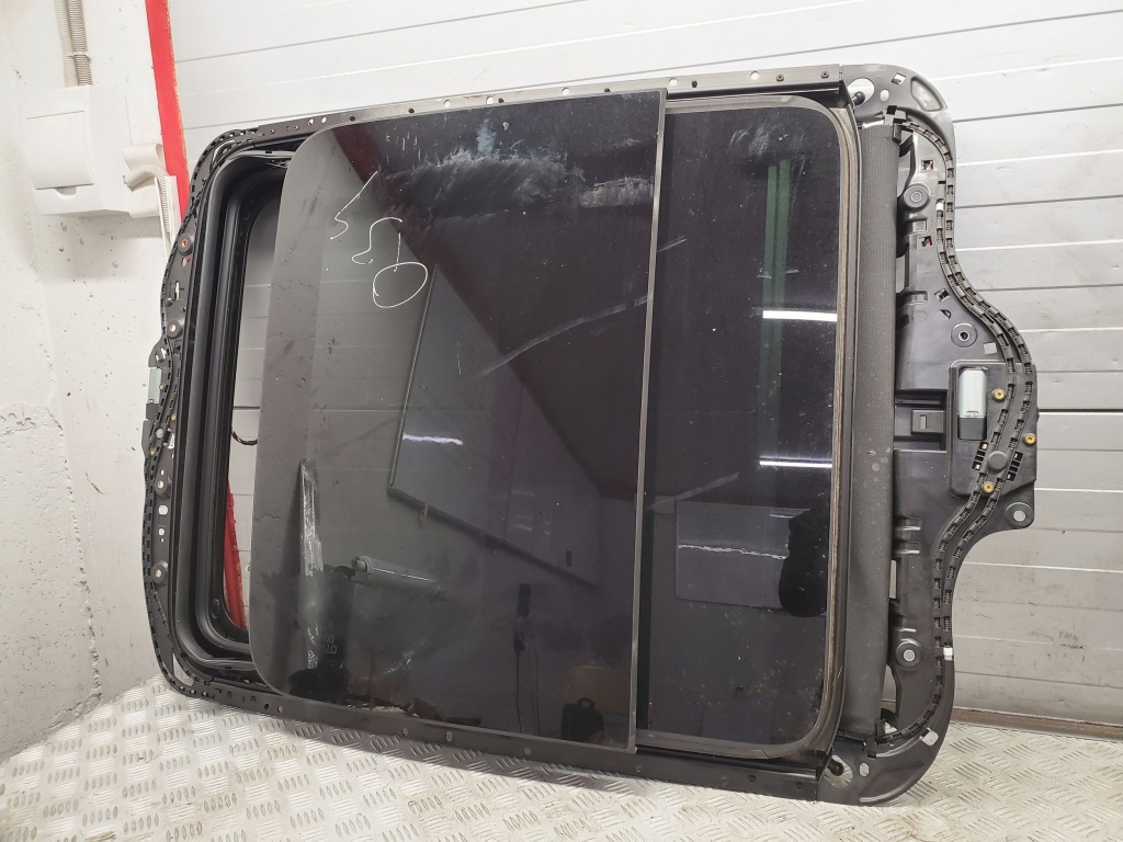 фото №1, Audi q3 8u 8u0959591 люк