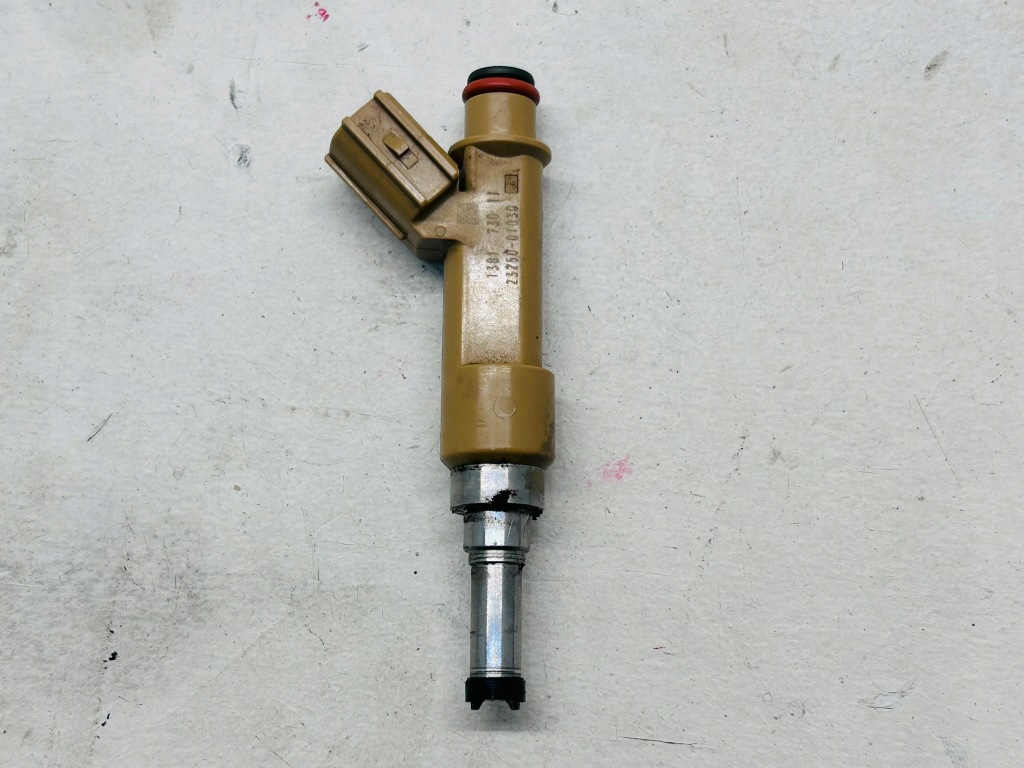 фото №4, Prius iii prius plus форсунка топлива 23250-0t030