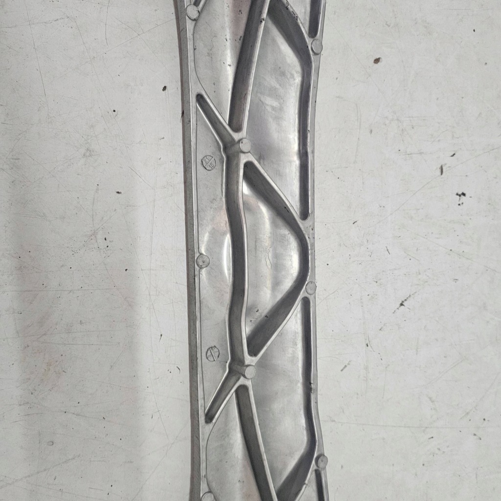 Кронштейн кронштейн верхний tesla model s plaid 2022r 1420568-00-a Киев