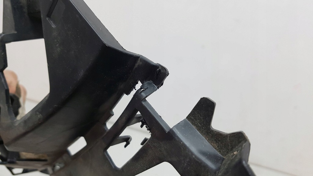 фото №9, Mercedes e-klasa w214 amg направляющая кронштейн левый перед бампер передний