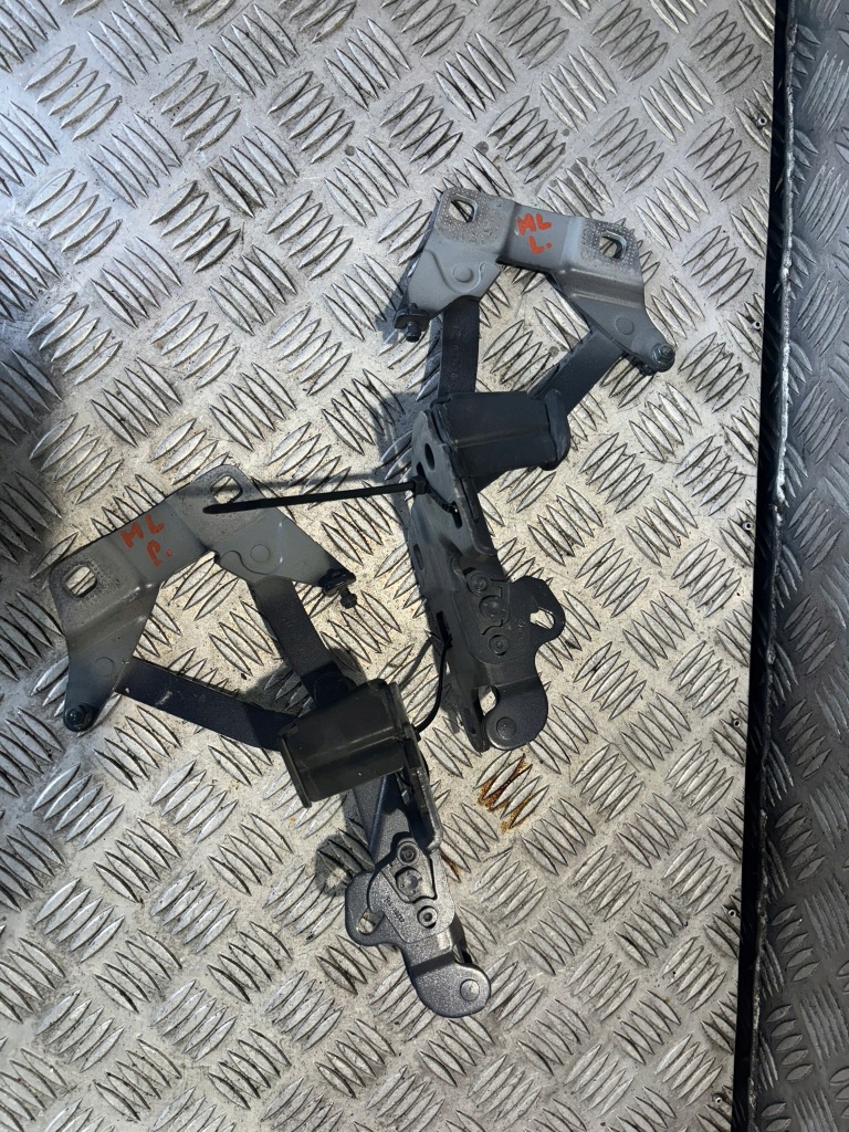 фото №1, Mercedes ml w166 петли капот правый левый