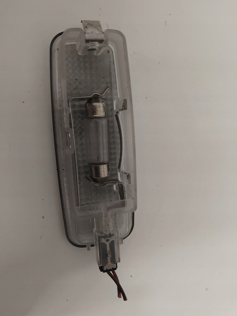 фото №9, Audi лампа освітлення кабіни 8l0947105a