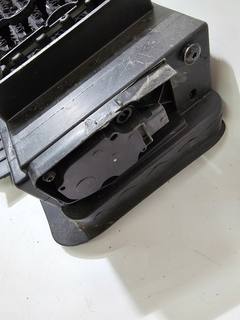 фото №12, Воздуховод воздуха жалюзи renault clio iv 12-19 #6955