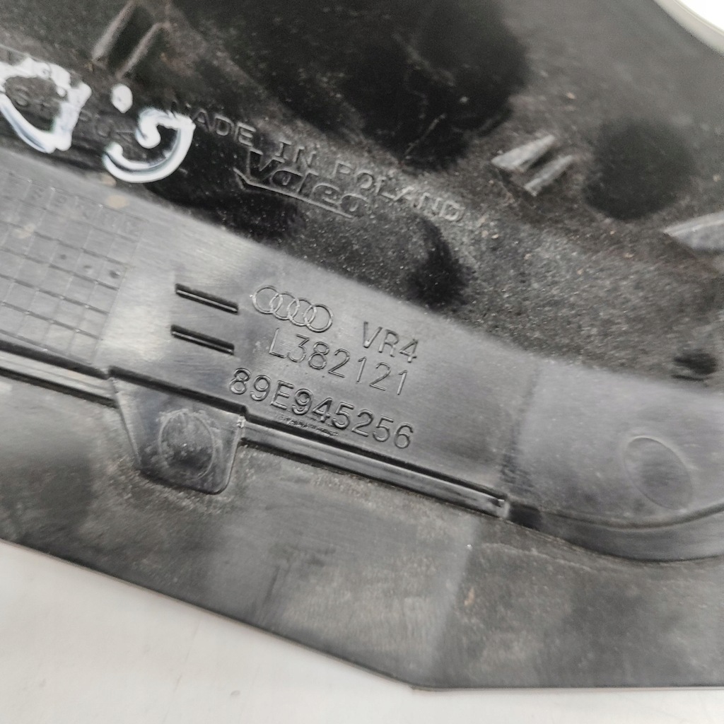 фото №6, Audi q4 sportback e-tron 2022 правая сторона молдинг pod фара задняя