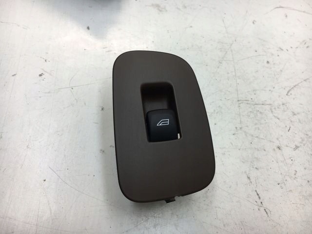 фото №1, Volvo xc60 кнопка открывания стекло 31433408