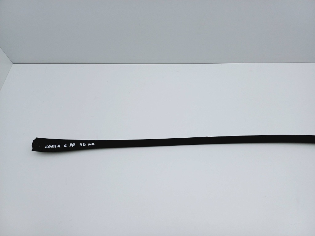 Молдинг скло лобове правий перед opel corsa c 3d hb 316219989 nr315 Недорого