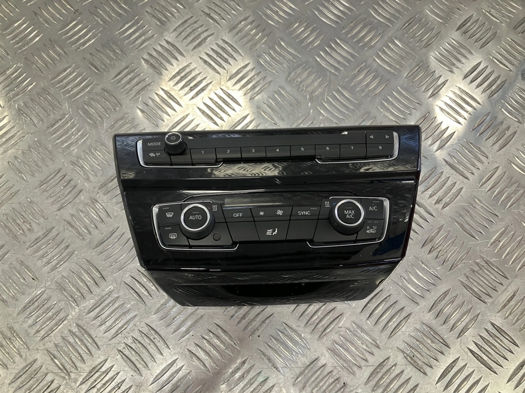 фото №1, Панель обдув кондиціонера радіо bmw x1 f48 b39 9371457