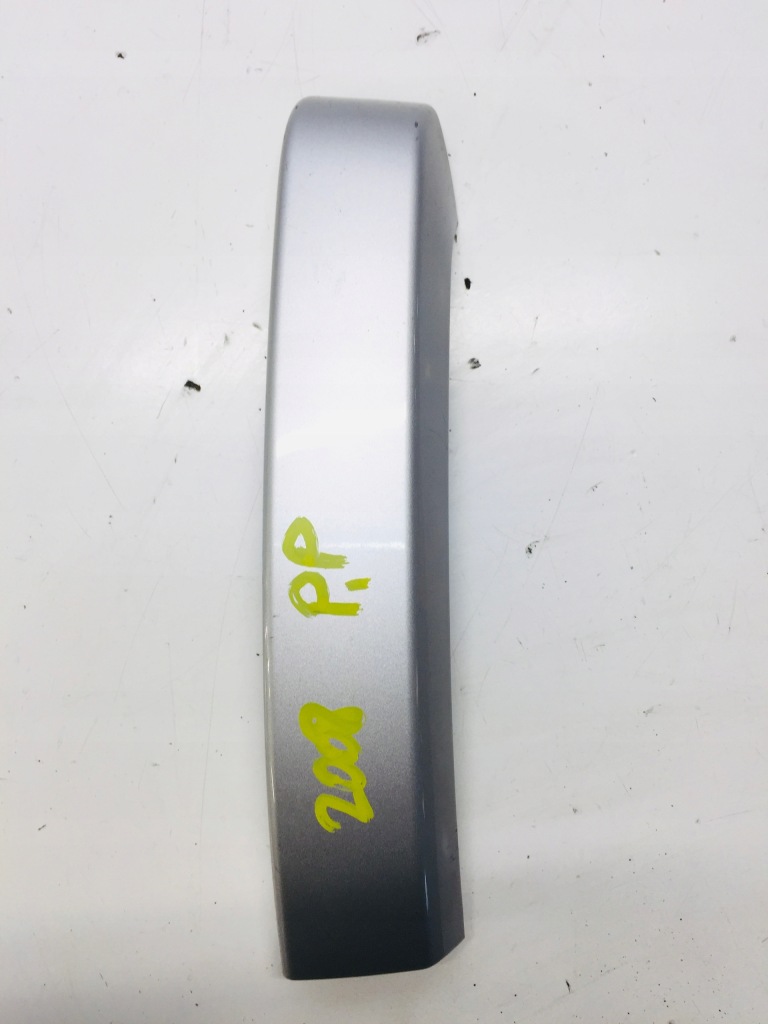 Купить Накладка рейлинг крышный правый  перед peugeot 2008