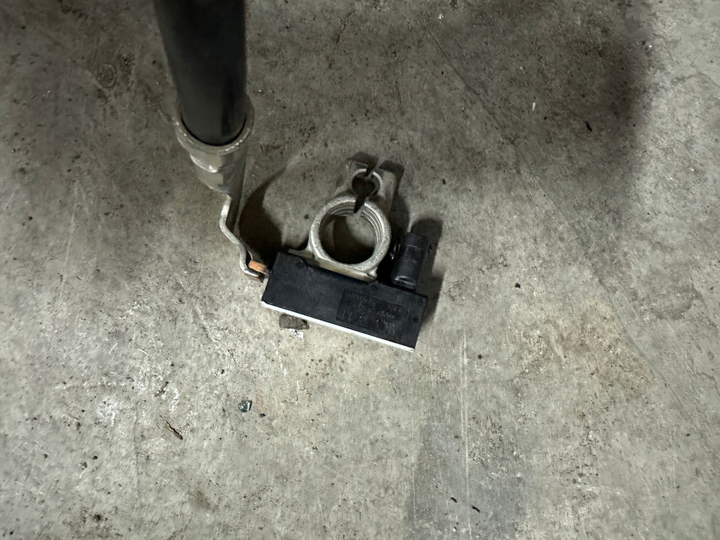 фото №4, Mercedes w222 s-klasa клемма минусовая