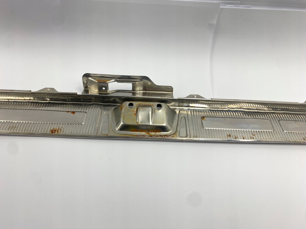 Молдинг кришки багажника накладка захист хром mercedes w124 kombi 1246980089 Доставка