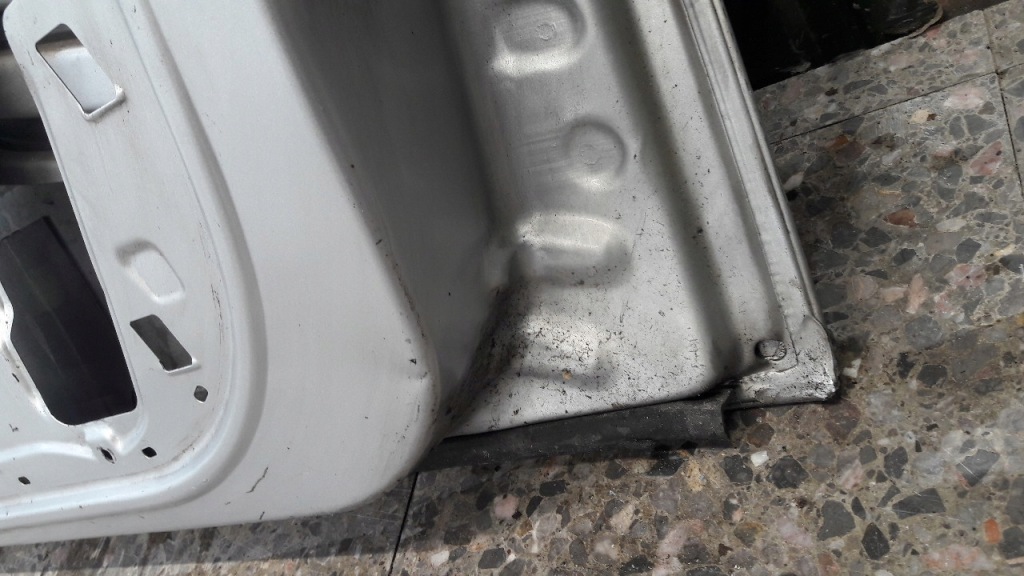 Дверь правая  перед megane 2 5d серебристый Оригинал