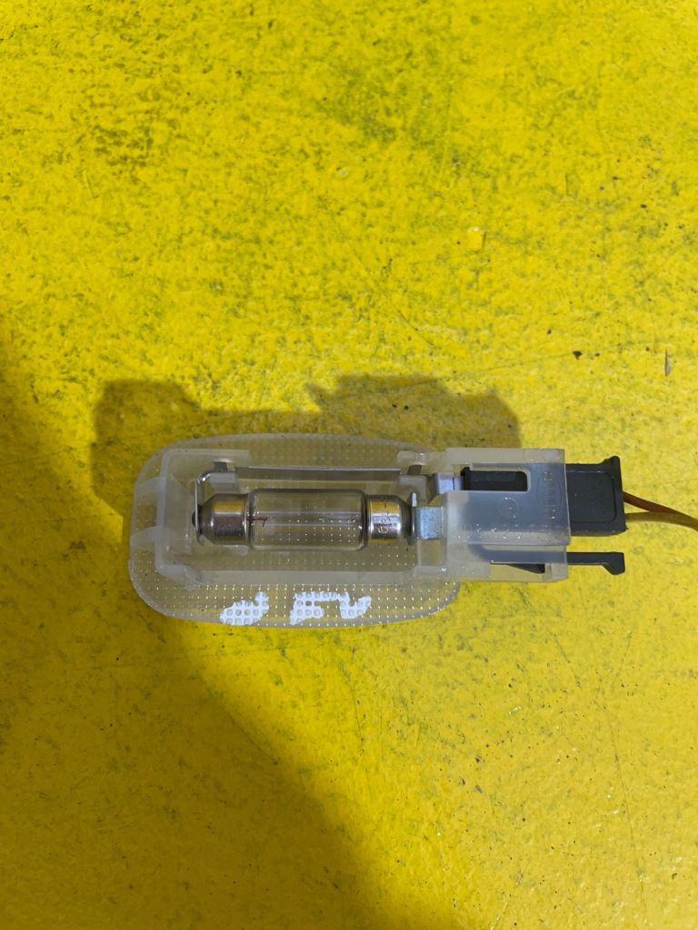 Mercedes ml350 лампа Доставка