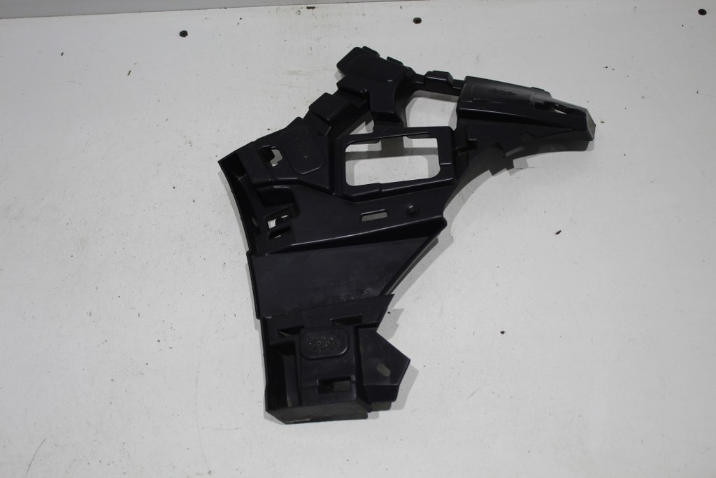 фото №11, Renault megane iv gt направляющая правый бампер идеальное состояние