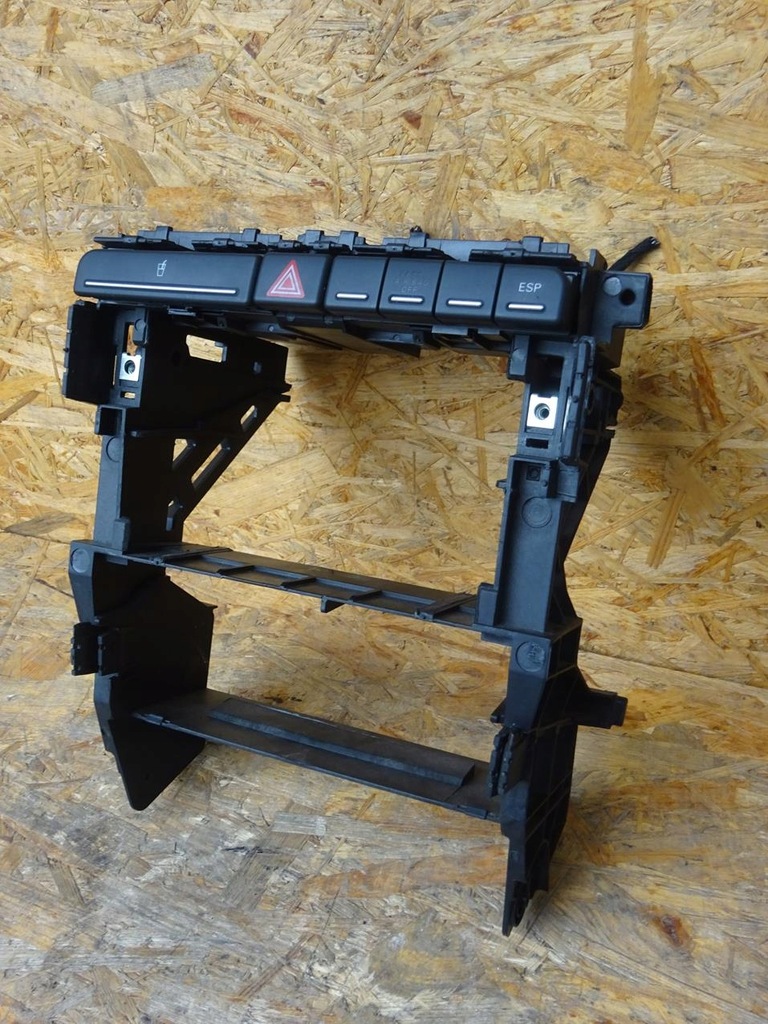 фото №11, Audi a4 b7 рамка кронштейн корзина радио переключатели аварийная 2-din 8e0858005f