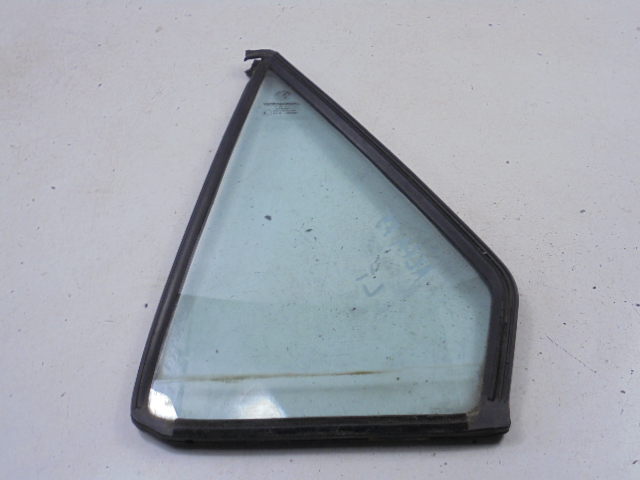 Купить Alfa romeo 75 89r стекло треугольное дверь задний  левый
