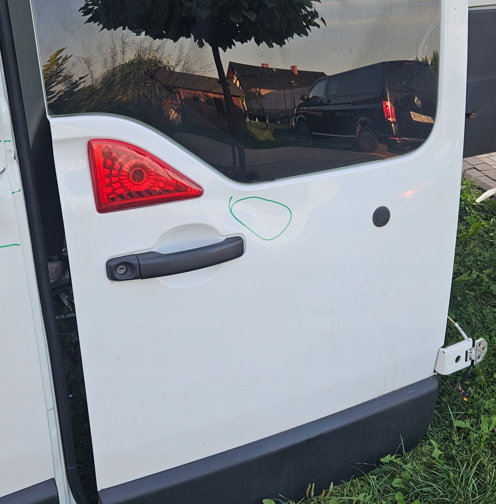 фото №5, Renault master iii lift 10-24 дверь задняя лампы бампер