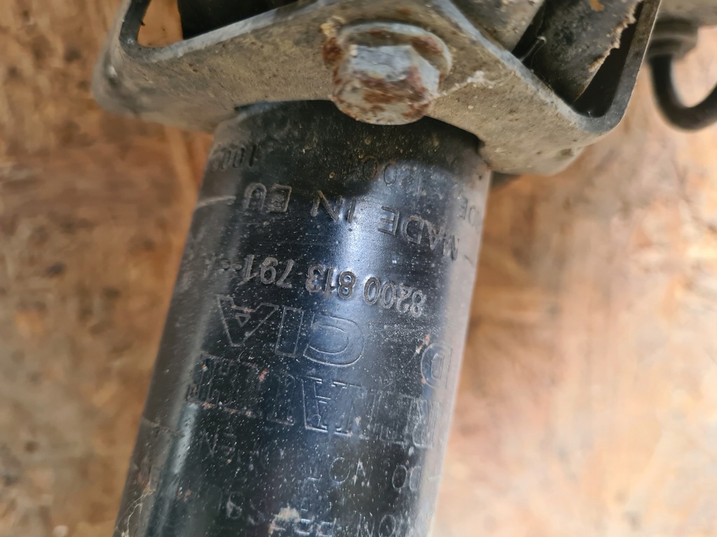 фото №4, Поворотний кулак амортизаторна стійка правий перед duster i 1.5