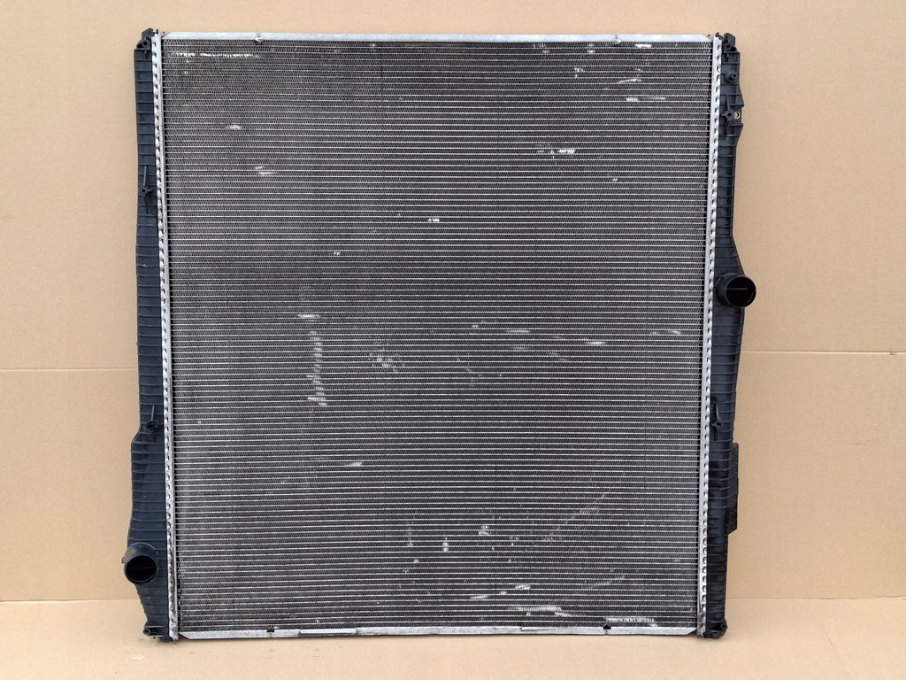 фото №2, Scania r радиатор жидкость wody оригинал 1855518