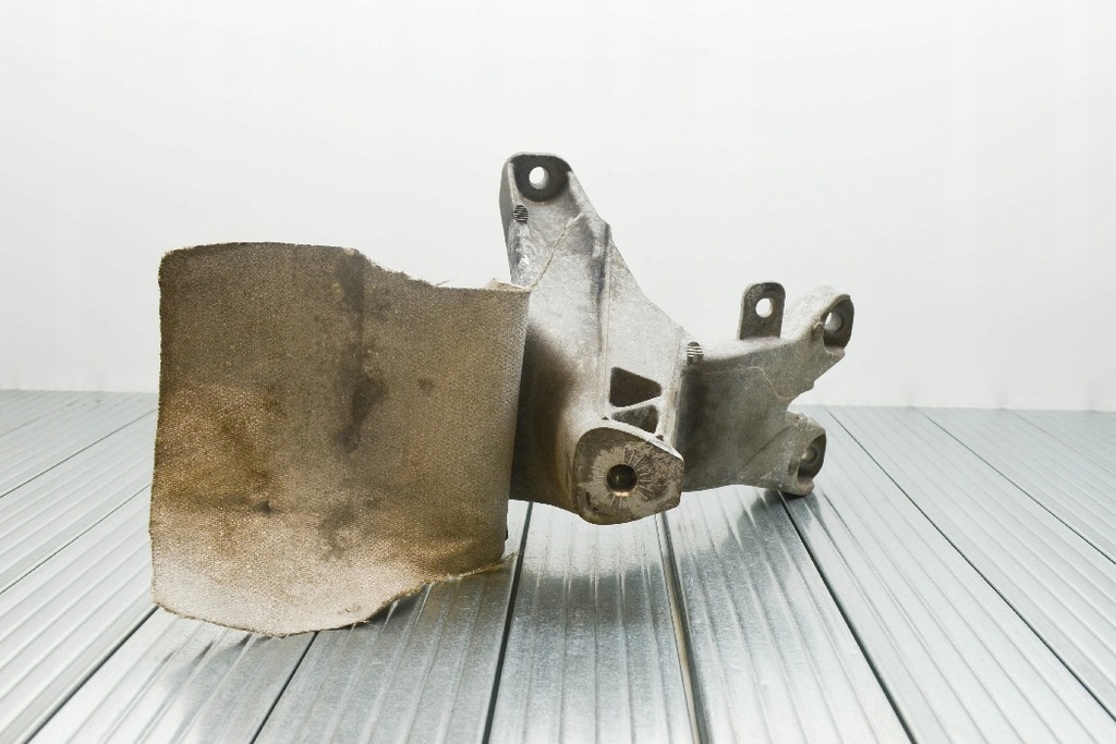 фото №7, Права кронштейн двигуна audi q5 8r 8k0199308 2015