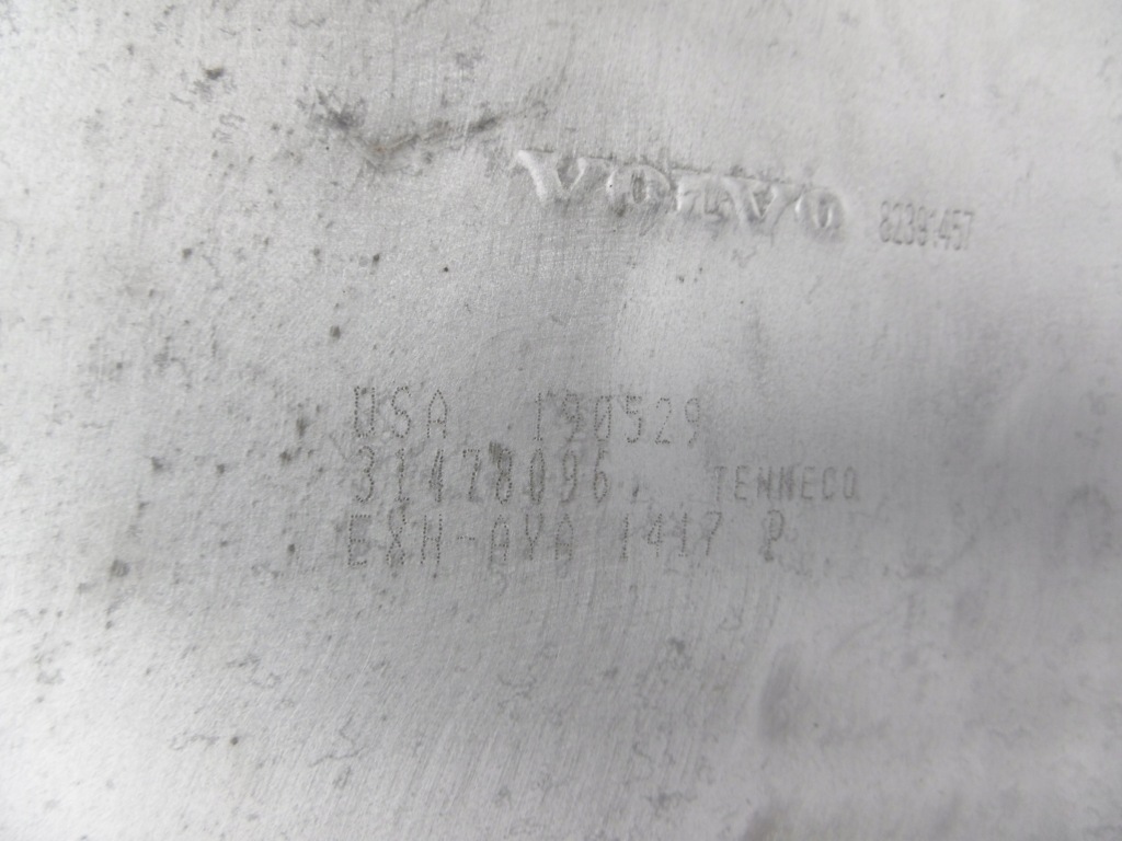 фото №9, Гаситель volvo s60 iii выхлоп крышка v60 ii 2.0 t6 31478096 t5