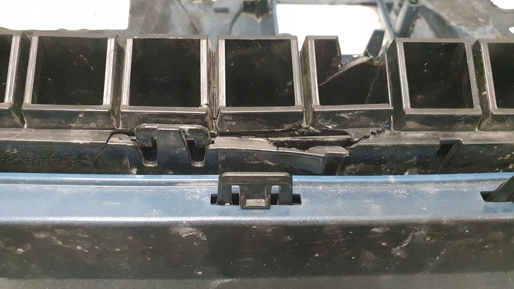 фото №16, Volvo xc40 c40 recharge электрик бампер перед передний