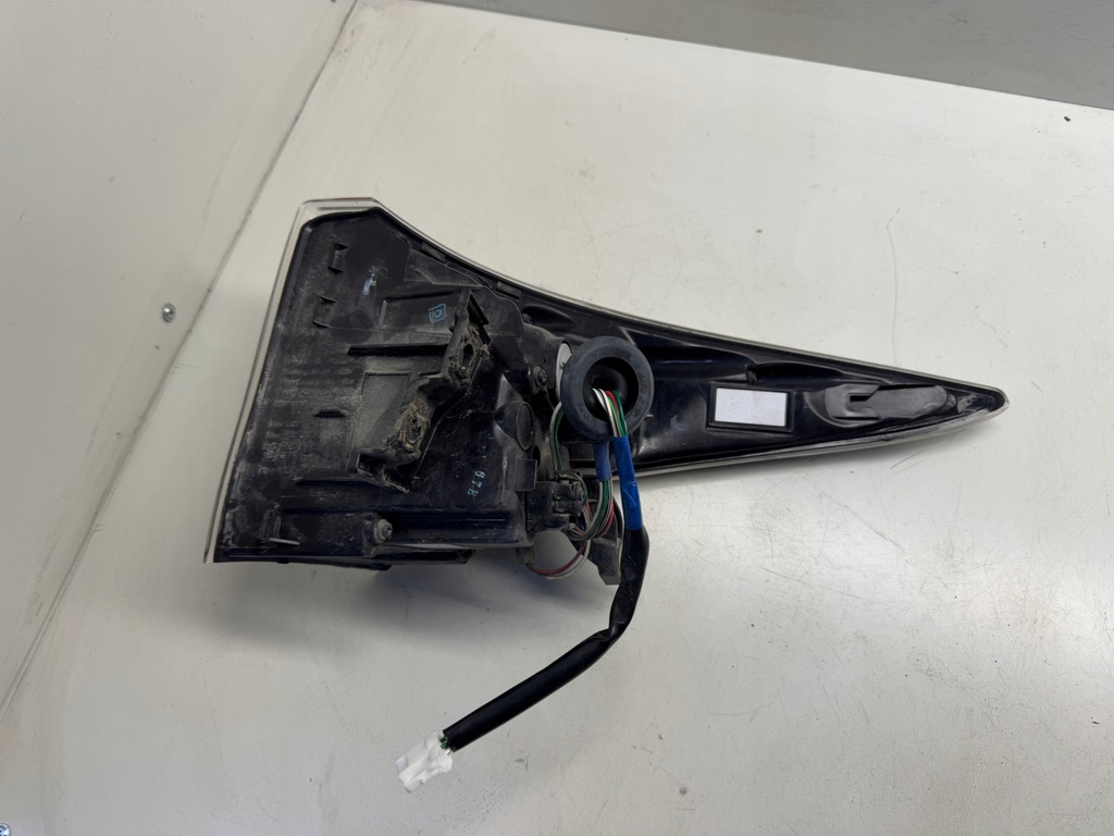 фото №8, Toyota prius iv лампа лівий задня 81560-47150-c