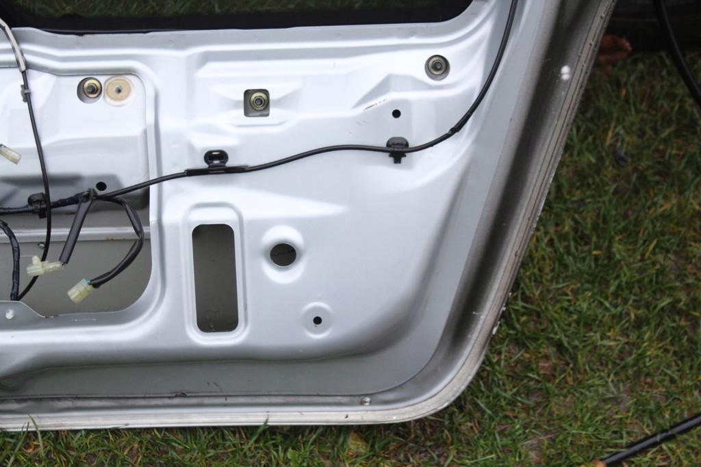 фото №10, Крышка багажника багажника subaru forester ii sg