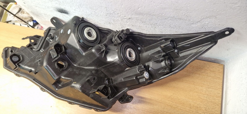 фото №11, Лампа правая toyota aygo x europa оригинал koito