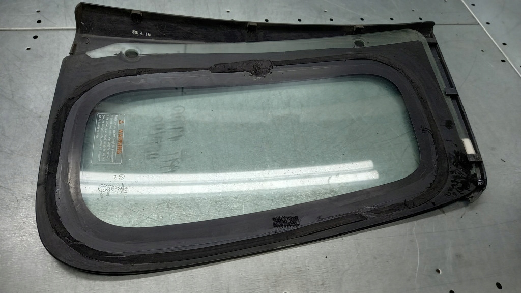 фото №4, Скло кузовна права mazda demio 03r