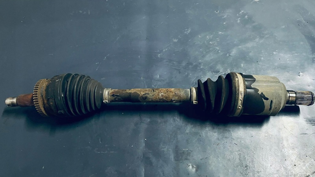 фото №1, Приводной вал левая перед kia sorento iii 2.0 crdi 4wd 4x4 awd автоматическая коробка передач