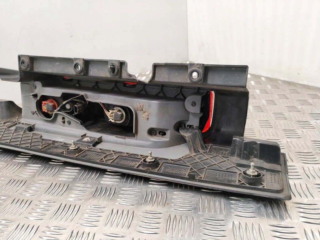 фото №10, Opel vivaro 2016 ліва сторона лампа задня