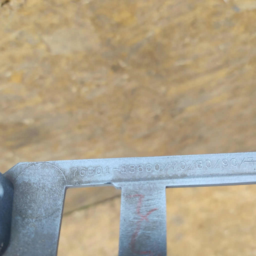 фото №8, Накладка накладка крышки toyota camry 2017-2020