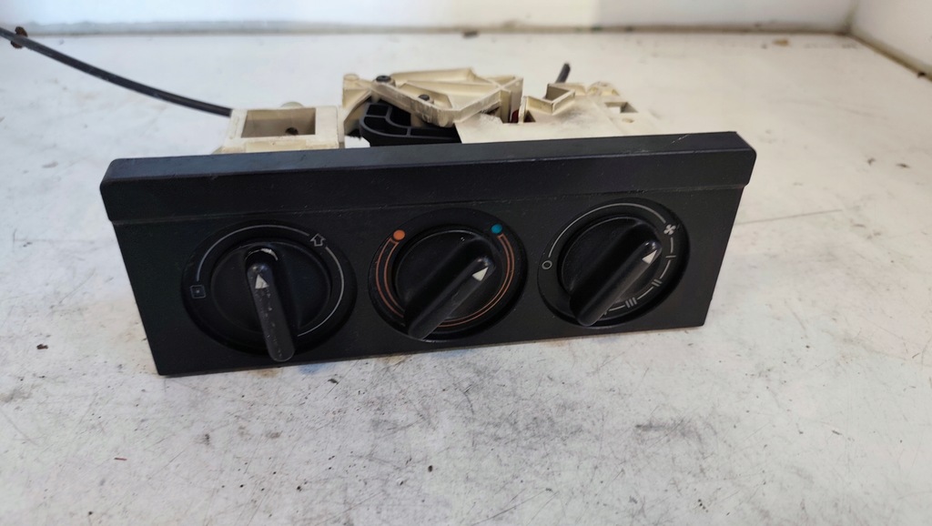 фото №1, Панель обдув audi 80 52187