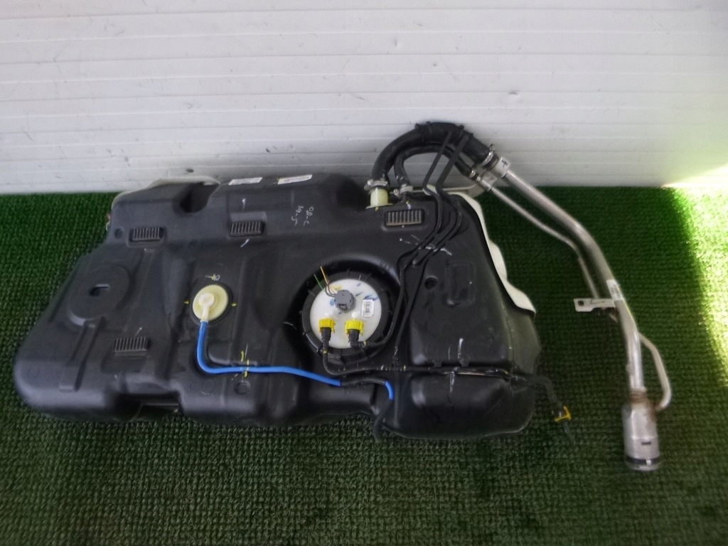 фото №1, Ecosport 12- 1.0 eb бак топлива заливная горловина оригинал