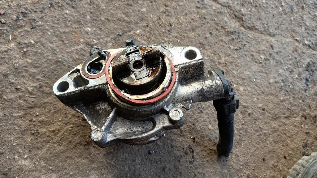 фото №2, Насос vacu mazda 2 1.4 tdci