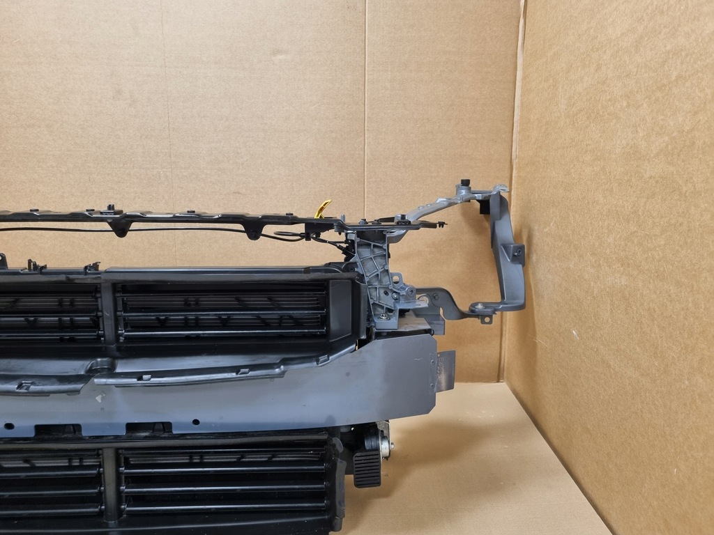 фото №4, Polestar 2 kompletny pas передний радиатор