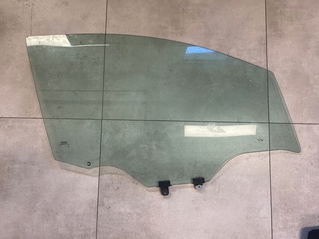 фото №1, Nissan leaf i стекло дверь правый перед
