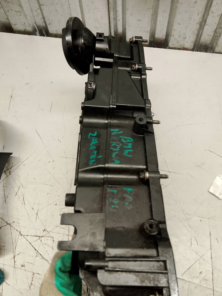 Купити Bmw f10 f20 кришка клапанів 1112857082901