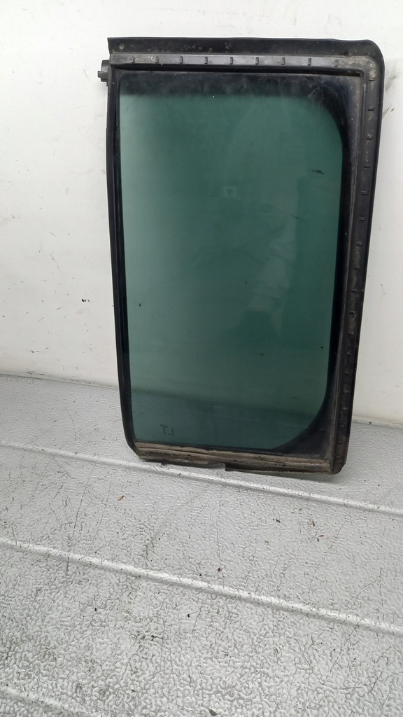 фото №1, Стекло левая задняя mazda 5 06r van