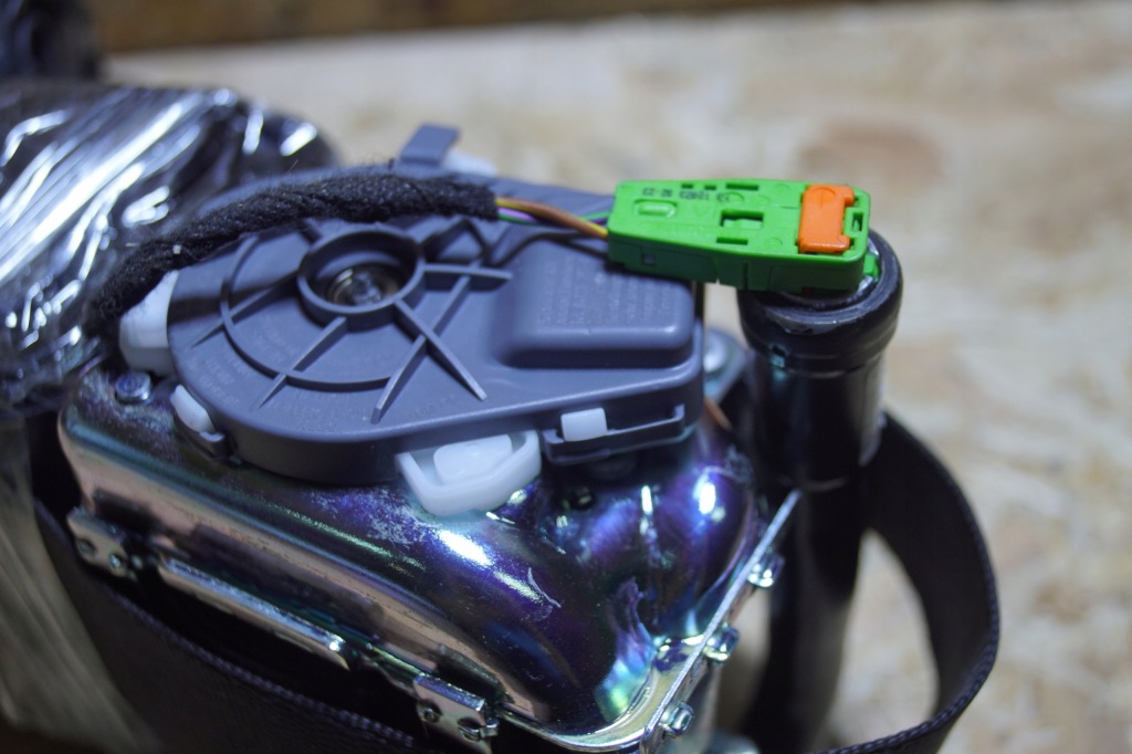 фото №9, Pas безпеки правий перед mercedes w204 lift coupe 620380500