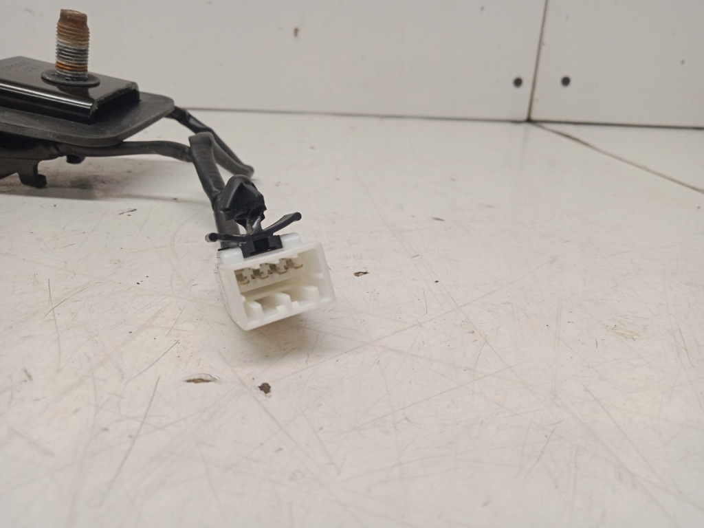 фото №3, Kia carens iv клипса клипса поперечина левая правая задняя 3 ряд 13-17r