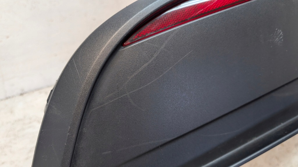 Tesla model y 20- спойлер дифузор накладка бампера задня 1494006-00-b Зі Шроту