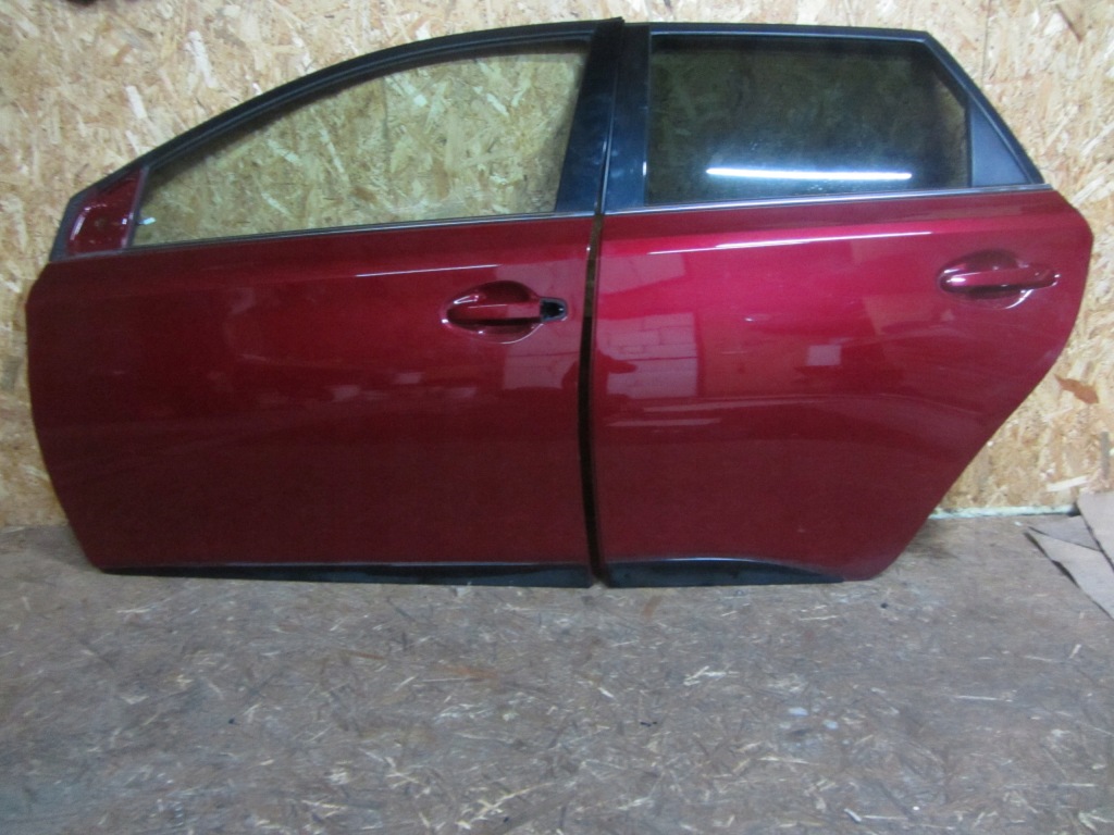 фото №1, Дверь левая перед задняя toyota auris kombi 3t3 13-18r