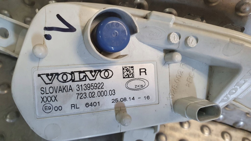 Противотуманная фара led drl правый volvo v40 2 xc40 12- 31395922 Недорого