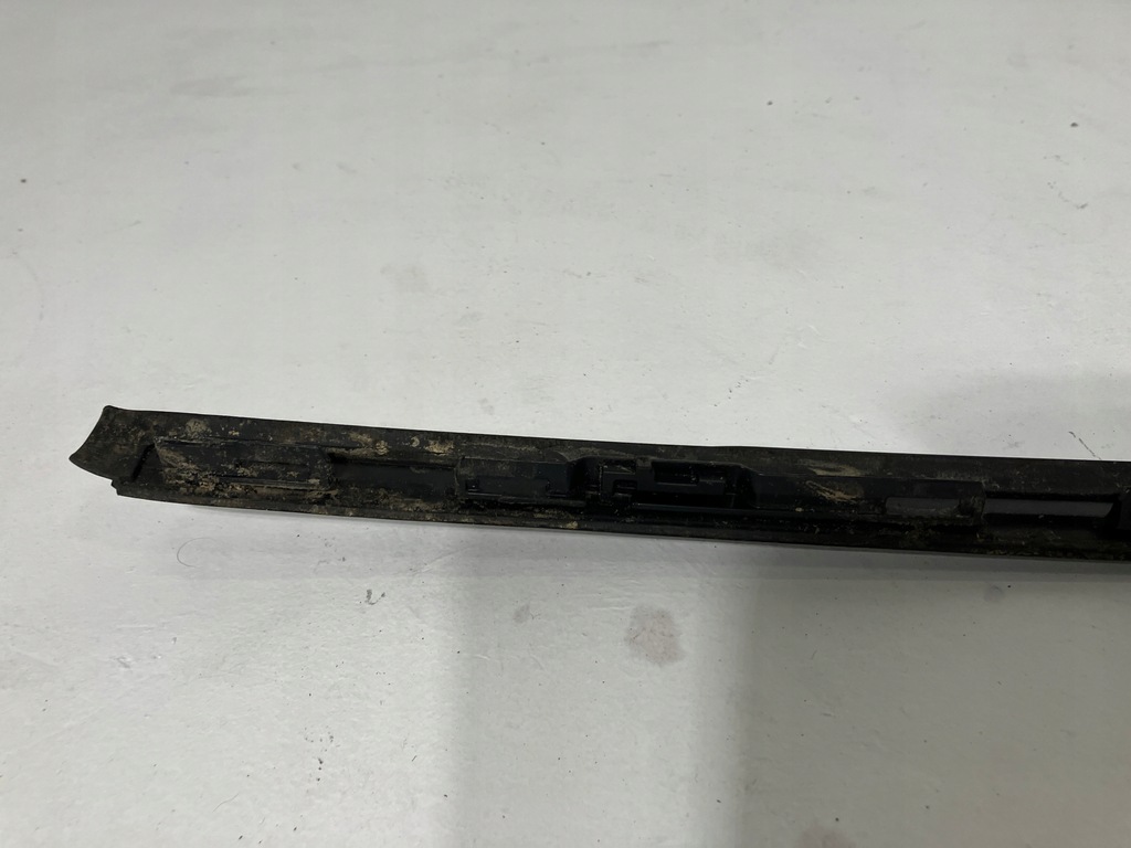 фото №11, Prius iv молдинг скло лобове передньої ліва